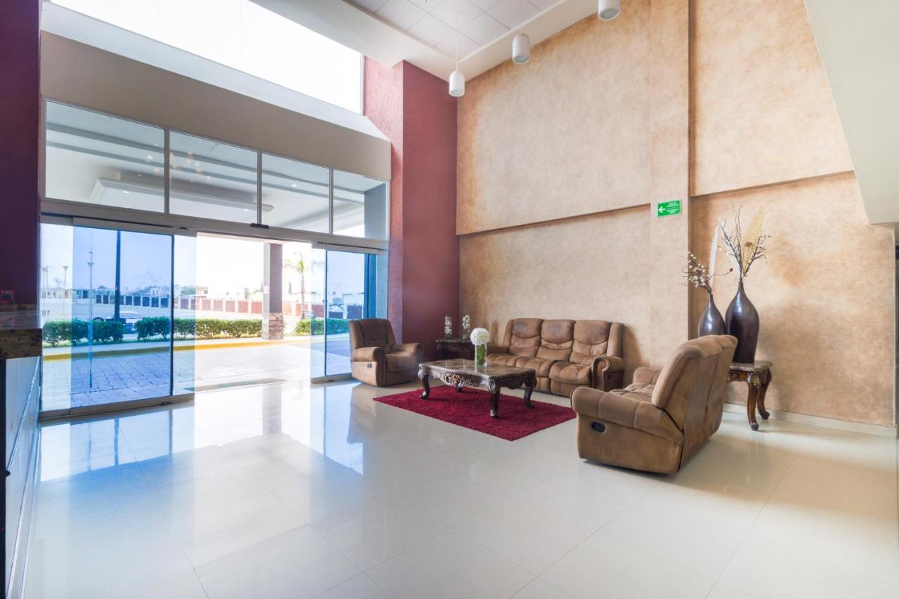 Capital O Hotel Herederos, Пьедрас-Неграс Экстерьер фото